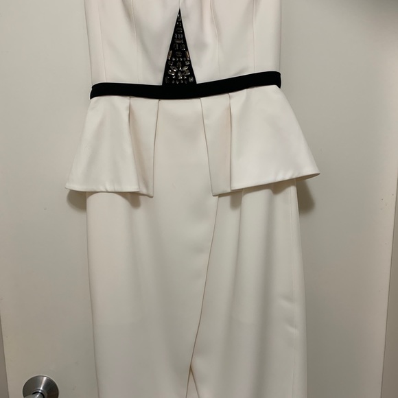BCBGMAXAZRIA strapless white peplum dress - Picture 3 of 4